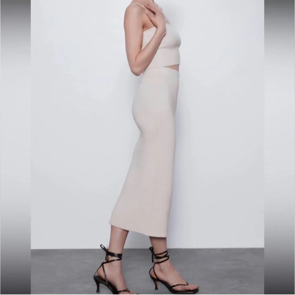 Zara ribbed KNIT stretch pencil midi skirt in Ecru cream neutral size S  NWT